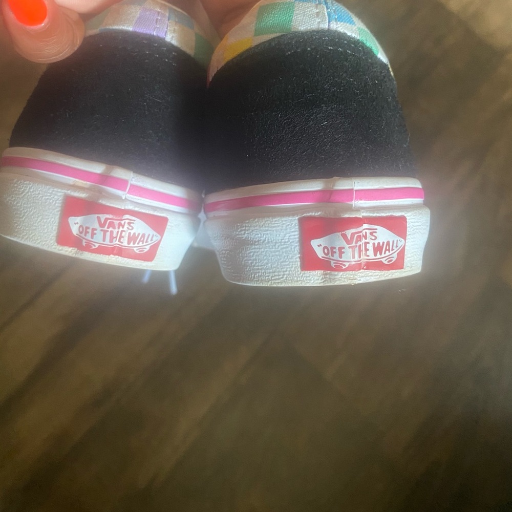 Vans - Picture 3 of 5